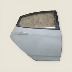 Puerta Trasera Derecha Hyundai Accent RB original